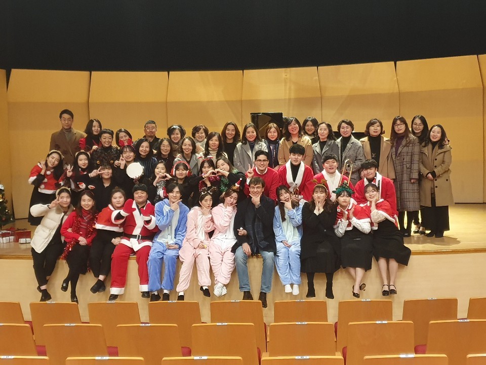 Happy Christmas Concert ^^